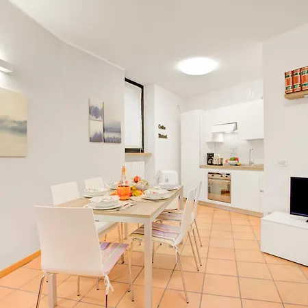Appartamento Luminose House With Shared Pool