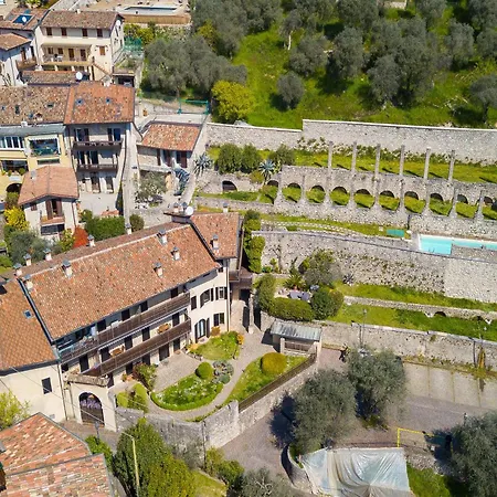 Luminose House With Shared Pool * Gardone Riviera