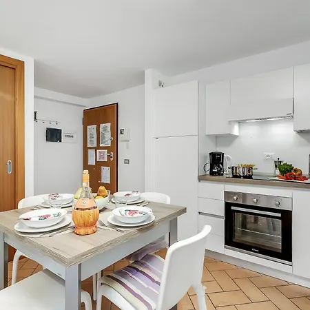 Luminose House With Shared Pool * Gardone Riviera