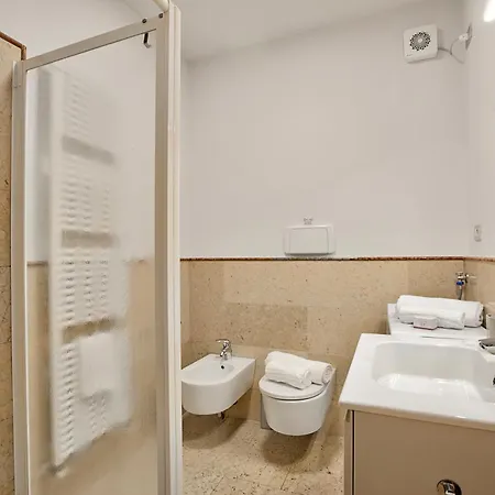 Magnolia House With Shared Pool Apartment