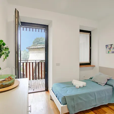 Magnolia House With Shared Pool Apartment